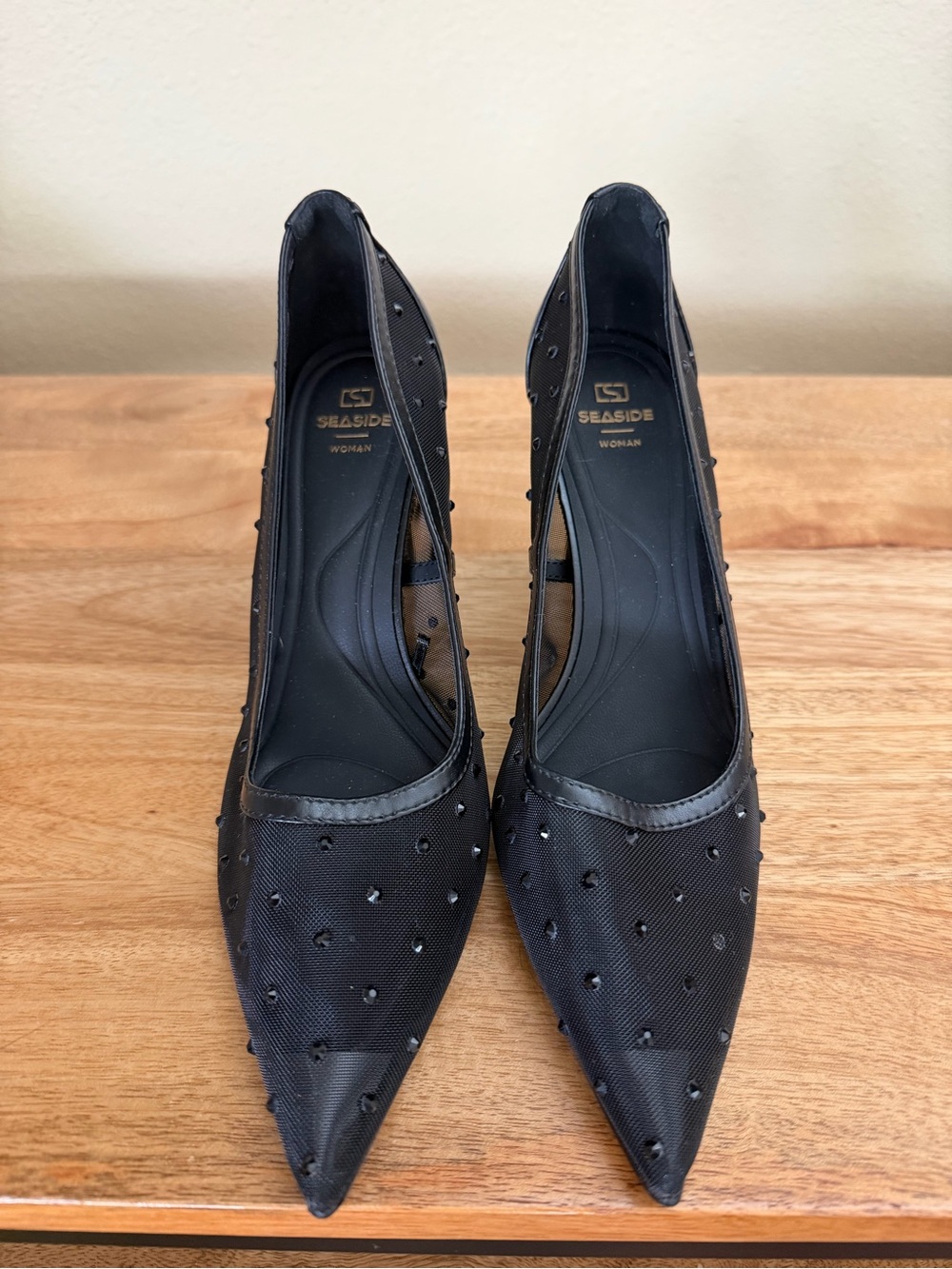 Women's Black Pointed Toe Studded Pumps
